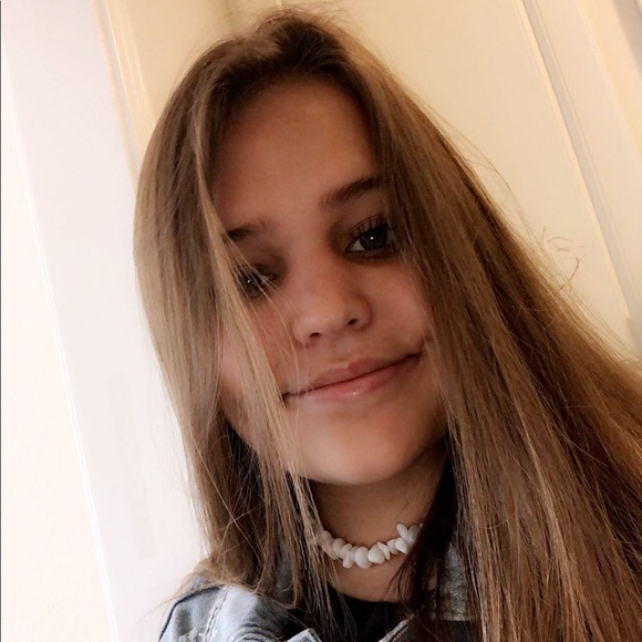 Meet your Posher, Lily - Picture 2 of 2